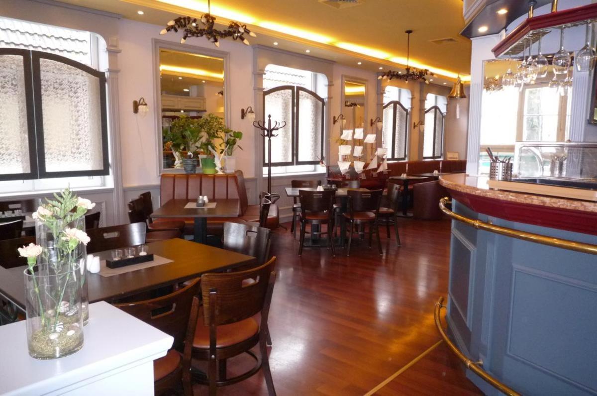 Doppelzimmer Dinner, Direkt Am Alten Strom Rostock Eksteriør billede